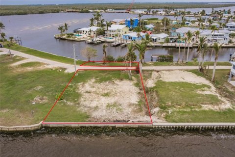 Terreno en venta en Matlacha, Florida № 1905866 - foto 14