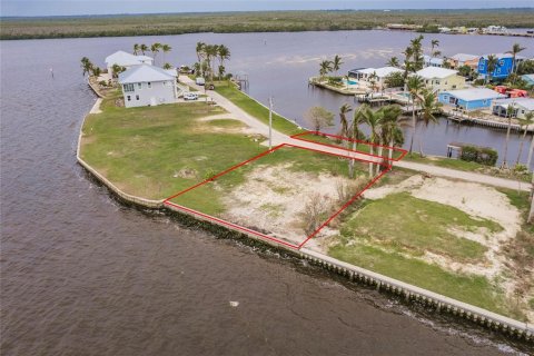 Terreno en venta en Matlacha, Florida № 1905866 - foto 13