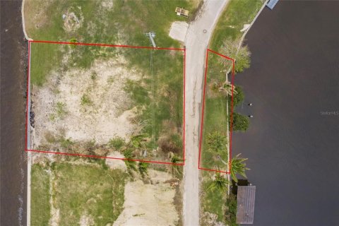 Terreno en venta en Matlacha, Florida № 1905866 - foto 12