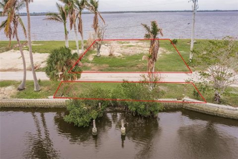 Terreno en venta en Matlacha, Florida № 1905866 - foto 19