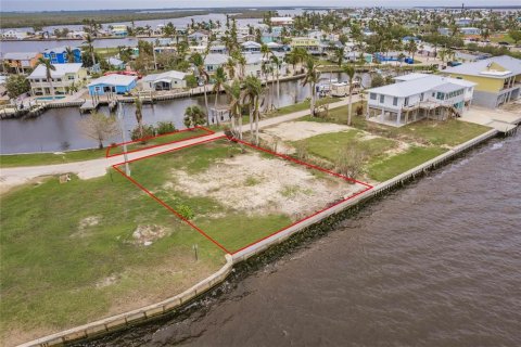 Terreno en venta en Matlacha, Florida № 1905866 - foto 15