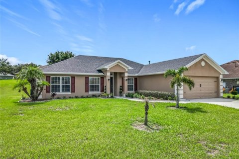 Villa ou maison à vendre à Haines City, Floride: 3 chambres, 172.61 m2 № 1878285 - photo 12