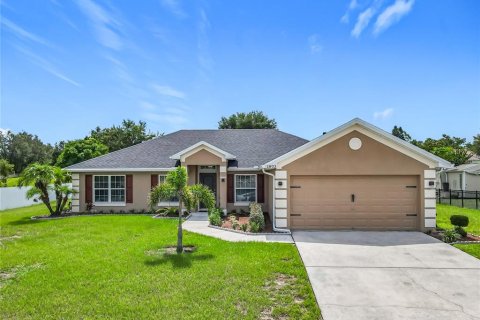 Villa ou maison à vendre à Haines City, Floride: 3 chambres, 172.61 m2 № 1878285 - photo 1