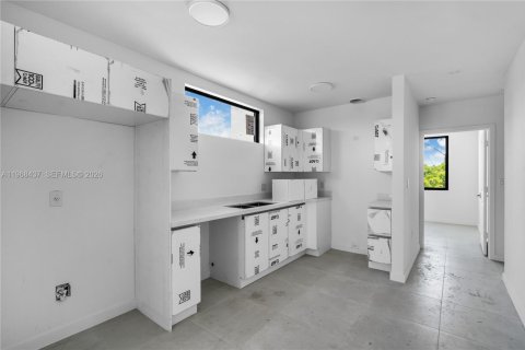 Condominio en venta en Miami, Florida, 3 dormitorios, 120.77 m2 № 2031684 - foto 3