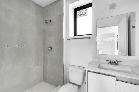 Condominio en venta en Miami, Florida, 3 dormitorios, 120.77 m2 № 2031684 - foto 9