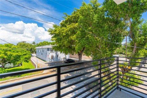 Condominio en venta en Miami, Florida, 3 dormitorios, 120.77 m2 № 2031684 - foto 23