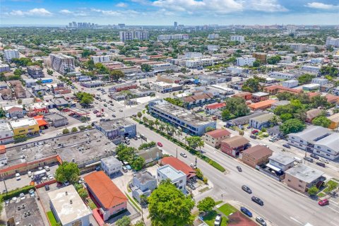 Condominio en venta en Miami, Florida, 3 dormitorios, 120.77 m2 № 2031684 - foto 28