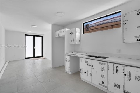 Condominio en venta en Miami, Florida, 3 dormitorios, 120.77 m2 № 2031684 - foto 4