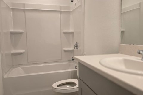 Townhouse in Poinciana, Florida 3 bedrooms, 130.71 sq.m. № 2219407 - photo 9