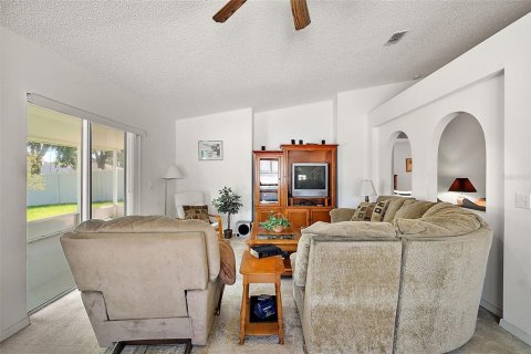 Casa en venta en Eustis, Florida, 3 dormitorios, 174.1 m2 № 1854475 - foto 18