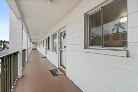 Condo in Bradenton, Florida, 1 bedroom  № 1568127 - photo 17