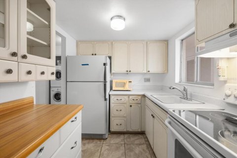 Condo in Bradenton, Florida, 1 bedroom  № 1568127 - photo 15