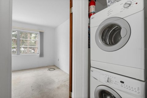 Condo in Bradenton, Florida, 1 bedroom  № 1568127 - photo 27