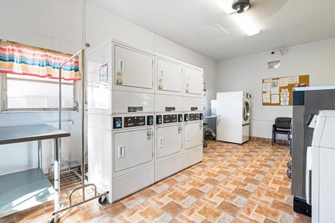 Condo in Bradenton, Florida, 1 bedroom  № 1568127 - photo 8