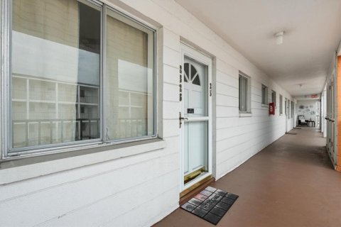 Condo in Bradenton, Florida, 1 bedroom  № 1568127 - photo 18