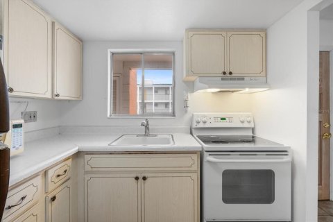 Condo in Bradenton, Florida, 1 bedroom  № 1568127 - photo 26