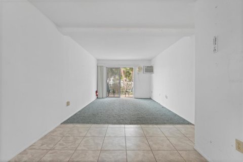 Condo in Bradenton, Florida, 1 bedroom  № 1568127 - photo 20