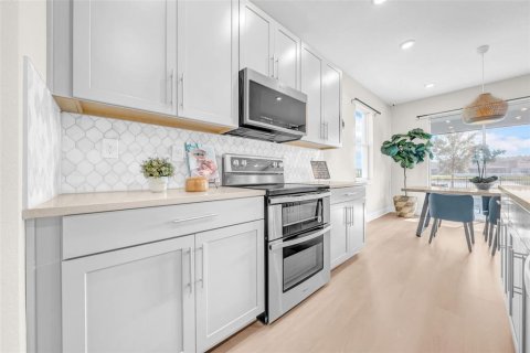 Casa en venta en Wesley Chapel, Florida, 4 dormitorios, 241.64 m2 № 1916284 - foto 6
