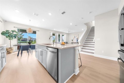 Casa en venta en Wesley Chapel, Florida, 4 dormitorios, 241.64 m2 № 1916284 - foto 7