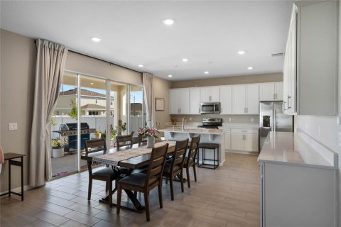 House in Haines City, Florida 5 bedrooms, 288.55 sq.m. № 1587767 - photo 7