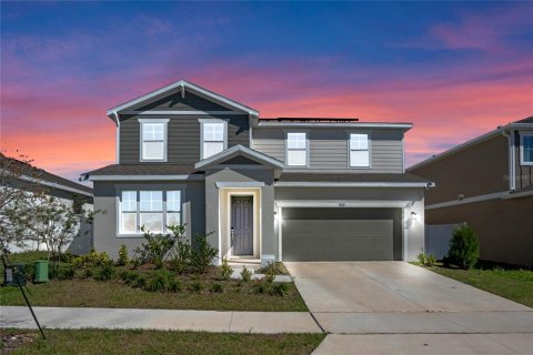 House in Haines City, Florida 5 bedrooms, 288.55 sq.m. № 1587767 - photo 1