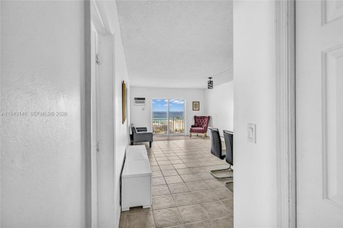 Condominio en venta en Fort Lauderdale, Florida, 2 dormitorios, 70.23 m2 № 2000226 - foto 25