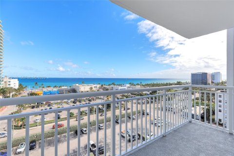 Condominio en venta en Fort Lauderdale, Florida, 2 dormitorios, 70.23 m2 № 2000226 - foto 3