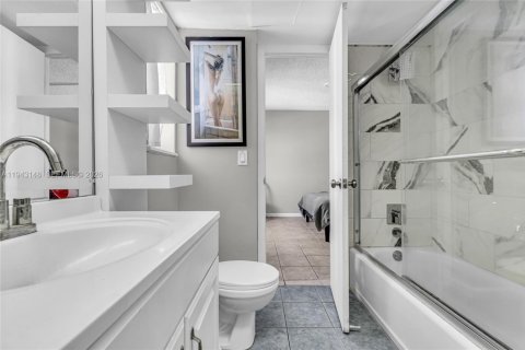 Condominio en venta en Fort Lauderdale, Florida, 2 dormitorios, 70.23 m2 № 2000226 - foto 21