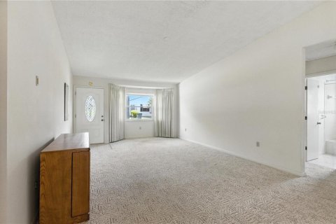 House in Lakeland, Florida 2 bedrooms, 145.02 sq.m. № 1825078 - photo 5