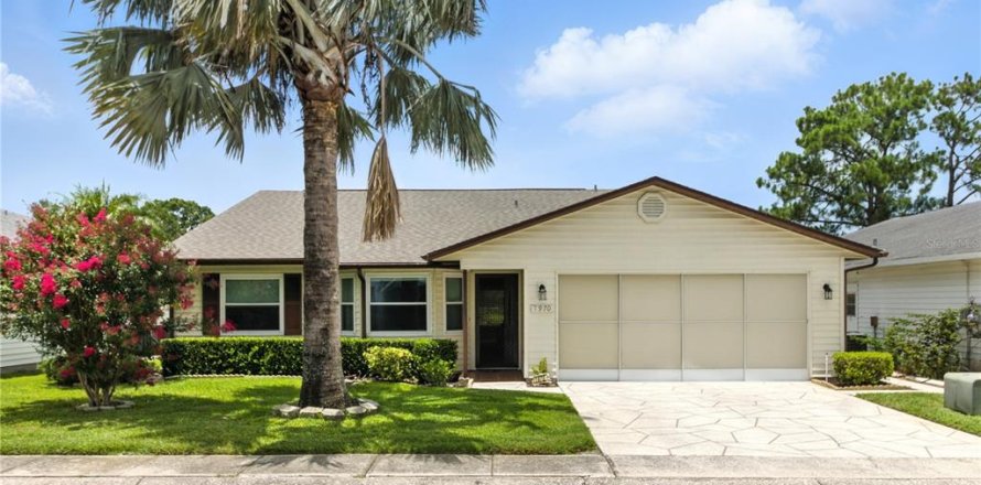 House in Lakeland, Florida 2 bedrooms, 145.02 sq.m. № 1825078
