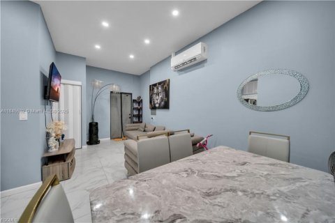 House in Cape Coral, Florida 3 bedrooms № 1889304 - photo 26