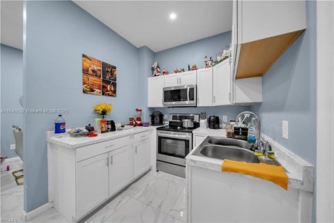 House in Cape Coral, Florida 3 bedrooms № 1889304 - photo 22