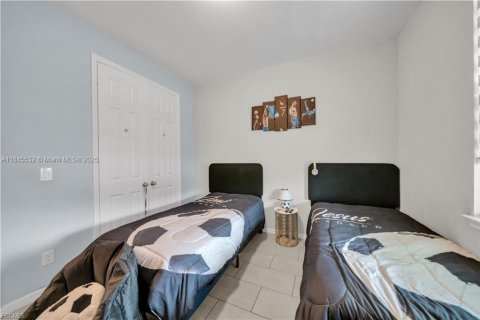 House in Cape Coral, Florida 3 bedrooms № 1889304 - photo 23