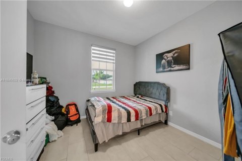 House in Cape Coral, Florida 3 bedrooms № 1889304 - photo 28