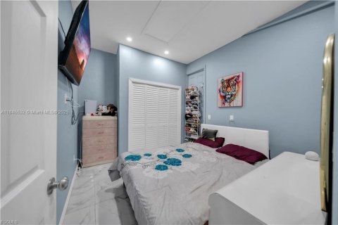 House in Cape Coral, Florida 3 bedrooms № 1889304 - photo 18