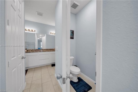 House in Cape Coral, Florida 3 bedrooms № 1889304 - photo 20