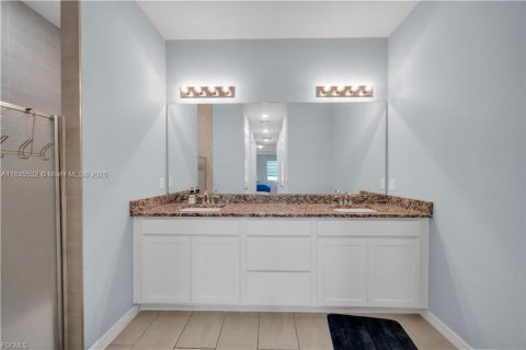 House in Cape Coral, Florida 3 bedrooms № 1889304 - photo 16