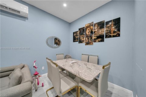 House in Cape Coral, Florida 3 bedrooms № 1889304 - photo 24