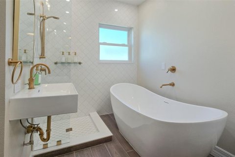 House in Saint Petersburg, Florida 3 bedrooms, 147.53 sq.m. № 1585937 - photo 29