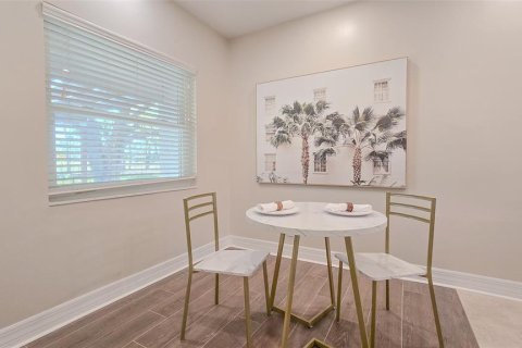 House in Saint Petersburg, Florida 3 bedrooms, 147.53 sq.m. № 1585937 - photo 10