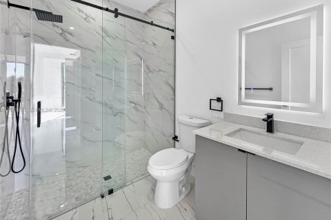 Commercial property in Lehigh Acres, Florida № 1998582 - photo 17