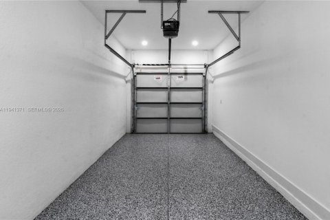 Commercial property in Lehigh Acres, Florida № 1998582 - photo 19