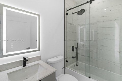 Commercial property in Lehigh Acres, Florida № 1998582 - photo 11