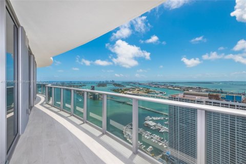Condominio en venta en Miami, Florida, 3 dormitorios, 187.48 m2 № 1860394 - foto 11