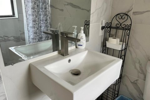 Apartment in Boynton Beach, Florida 1 bedroom, 195.56 sq.m. № 1221242 - photo 1