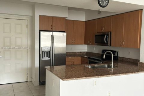 Купить кондоминиум в Холливуд, Флорида 2 спальни, 96.25м2, № 1959510 - фото 5