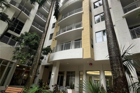 Купить кондоминиум в Холливуд, Флорида 2 спальни, 96.25м2, № 1959510 - фото 1