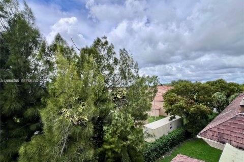 Copropriété à vendre à Hialeah, Floride: 1 chambre, 61.32 m2 № 2068206 - photo 12