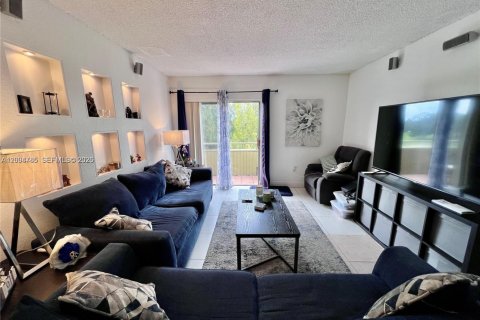 Copropriété à vendre à Hialeah, Floride: 1 chambre, 61.32 m2 № 2068206 - photo 18