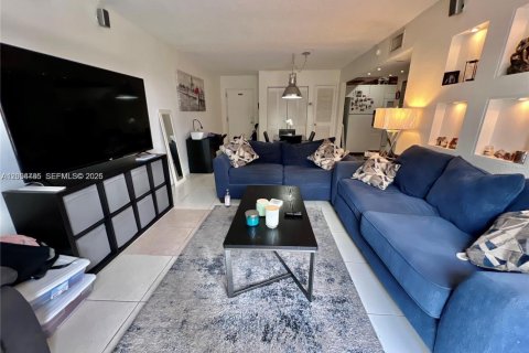 Copropriété à vendre à Hialeah, Floride: 1 chambre, 61.32 m2 № 2068206 - photo 6